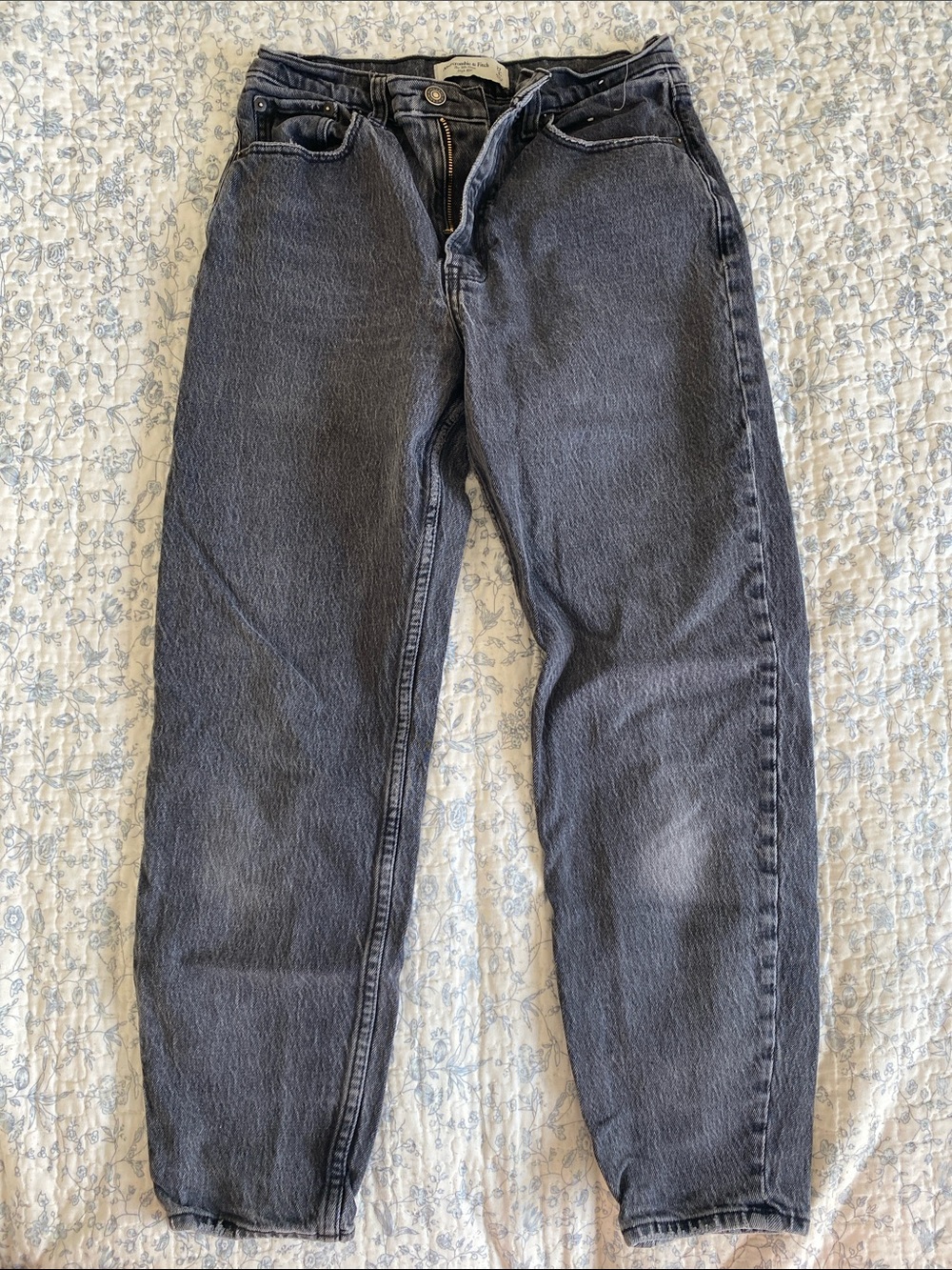 Abercrombie & Fitch Women’s Washed Black Relaxed Jeans